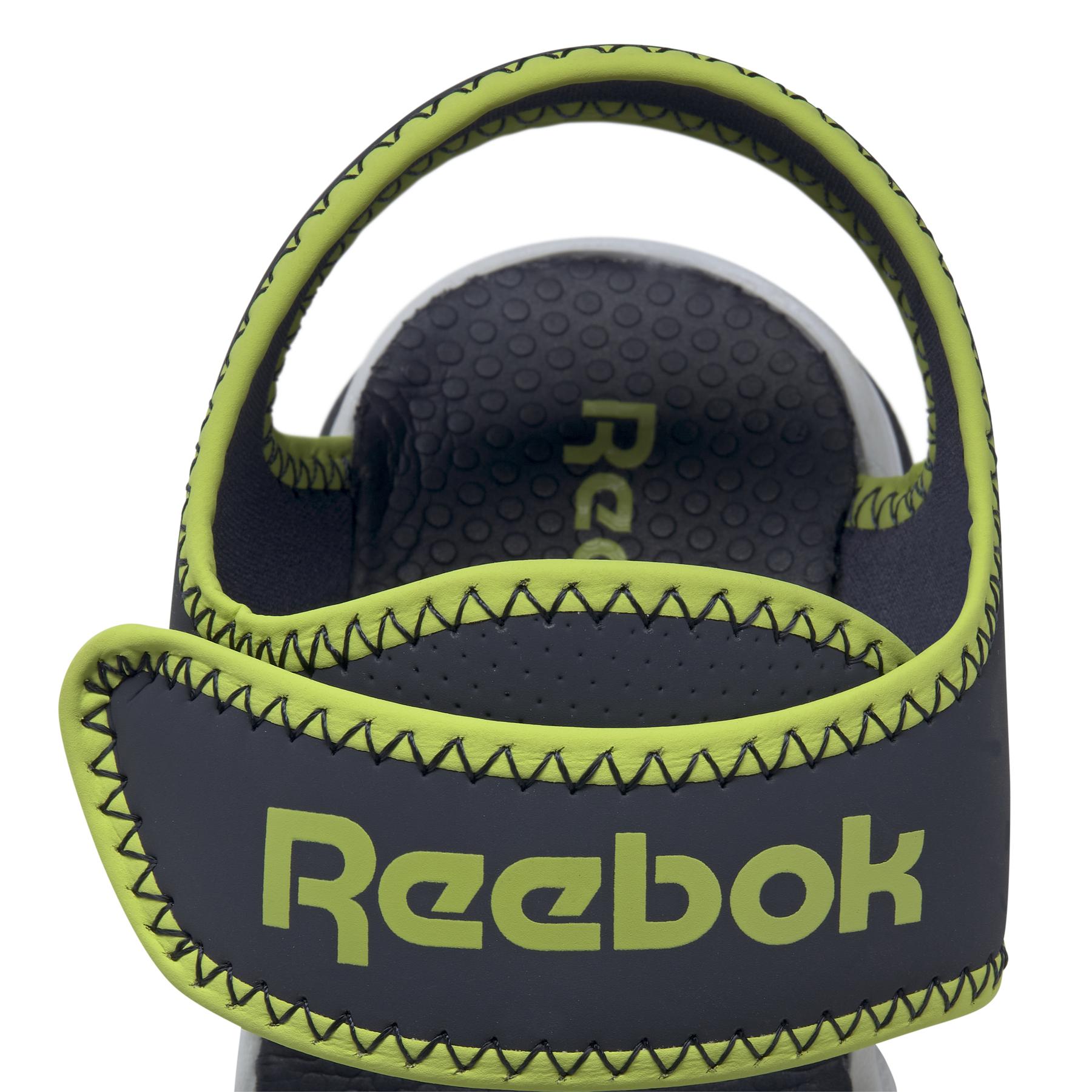 product/r/e/reebok_gw0023_7_footwear_photography_detail_view_1_white_000.jpg