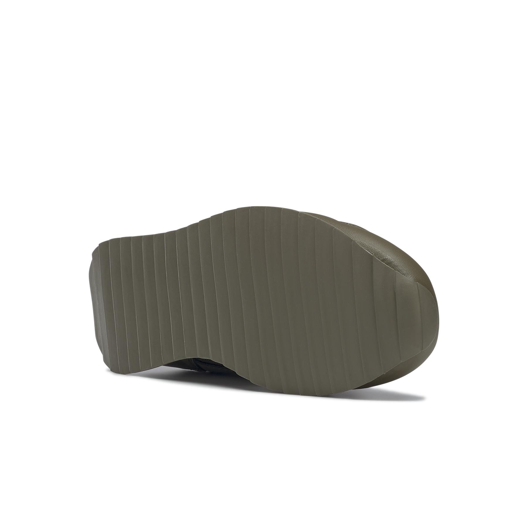 product/r/e/reebok_gx0908_3_footwear_photography_bottom_view_white_000.jpg