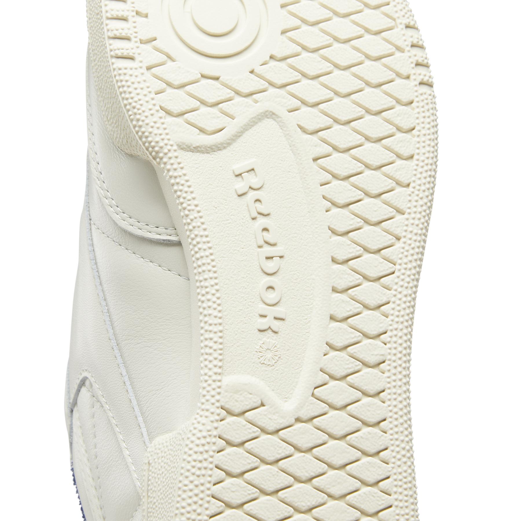 product/r/e/reebok_gx3683_8_footwear_photography_detail_view_2_white.jpg