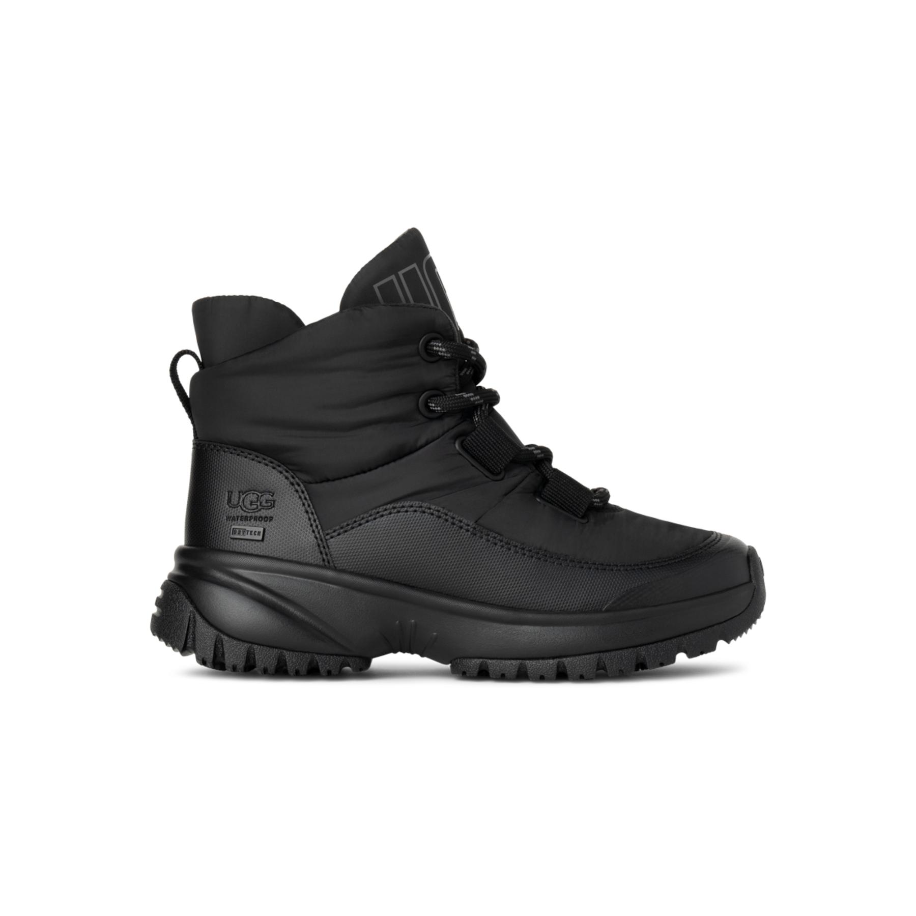 product/u/g/ugg_1143844-blk_noir_1.jpg
