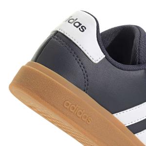 product/a/d/adidas_ji0970_9_footwear_photography_detail_view_2_white-nw091625.jpg