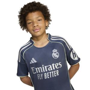 product/a/d/adidas_jp3947_6_apparel_on_model_detail_view_1_white.jpg