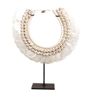 871974353991-collier-de-coquillage-pole-to-pole-j36-blanc-beige-35x9x40-cm