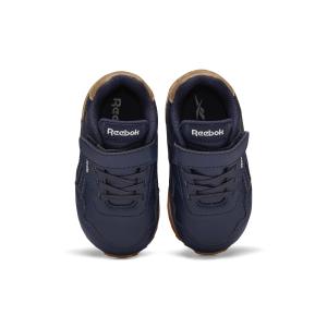 product/r/e/reebok-classics_g58319_2_footwear_photography_top_portrait_view_white_000.jpg