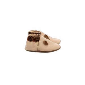 1215940-10-116-chaussons-bebe-garcon-robeez-leo-miror-camel-clair
