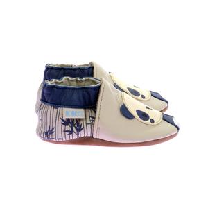 1217610-10-31-chaussons-bebe-garcon-robeez-pandy-blanc-casse-bleu
