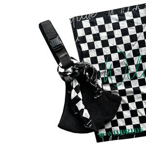2810005-accessoire-porte-bebe-echarpe-wildride-black-white-70x70-cm